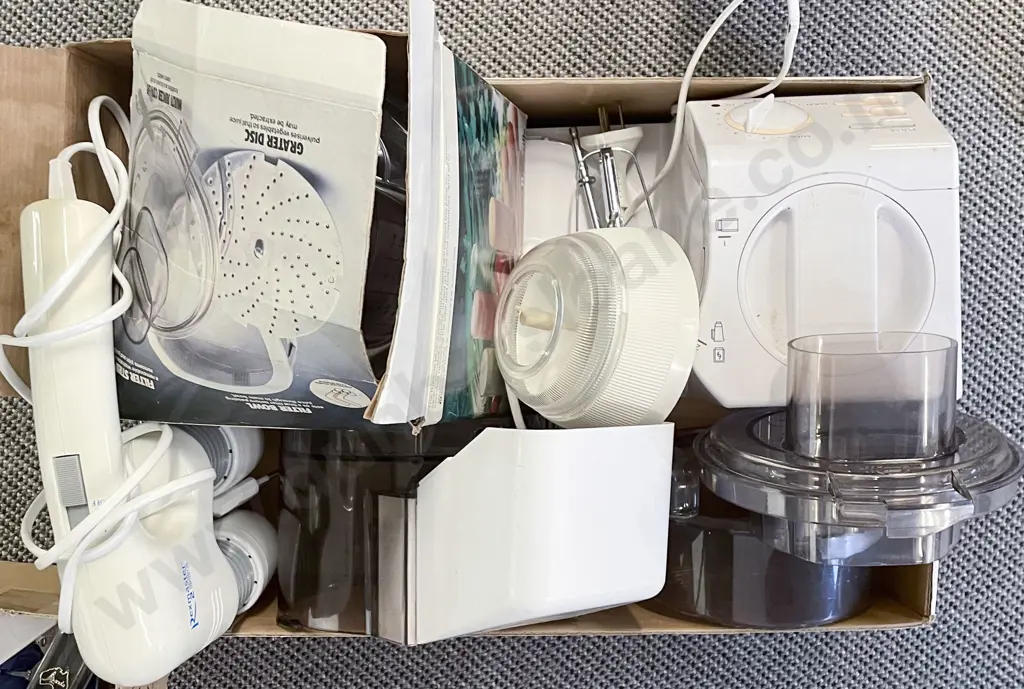 Box Including Master Chef Mixer and Assorted Image 1++