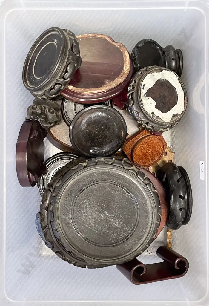 Box of Assorted Vase Stands Image 1++