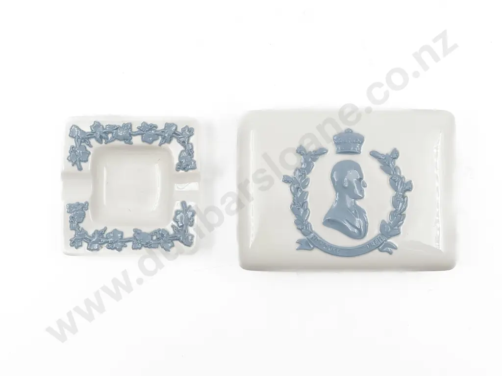 Two Pieces of Wedgwood Including Trinket Box Image 1++