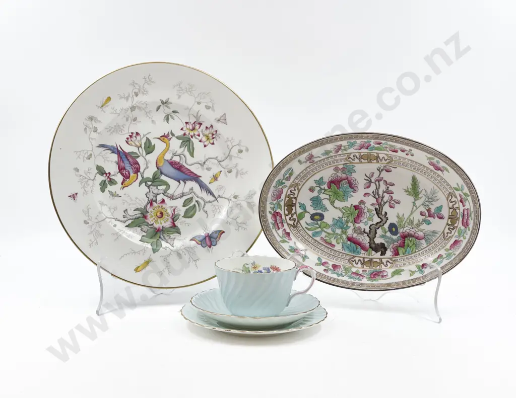 Small Quantity of Fancy China Including Fancy Trio and RD Oval Dish Image 1++