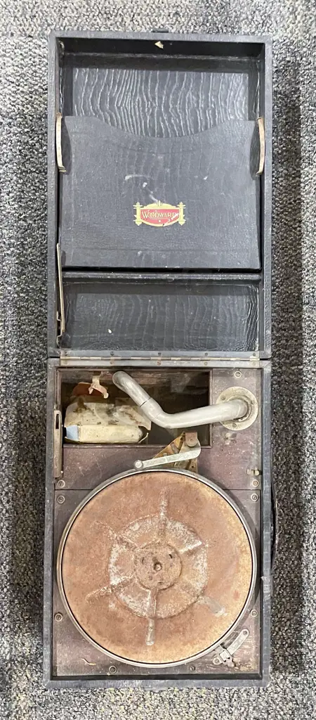 Vintage Table Top Record Player Image 1++