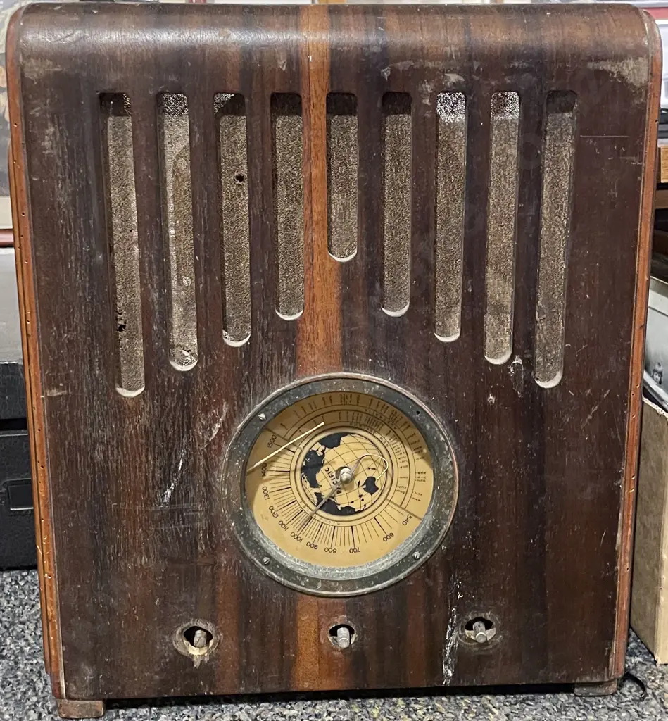 Vintage Radio Image 1++