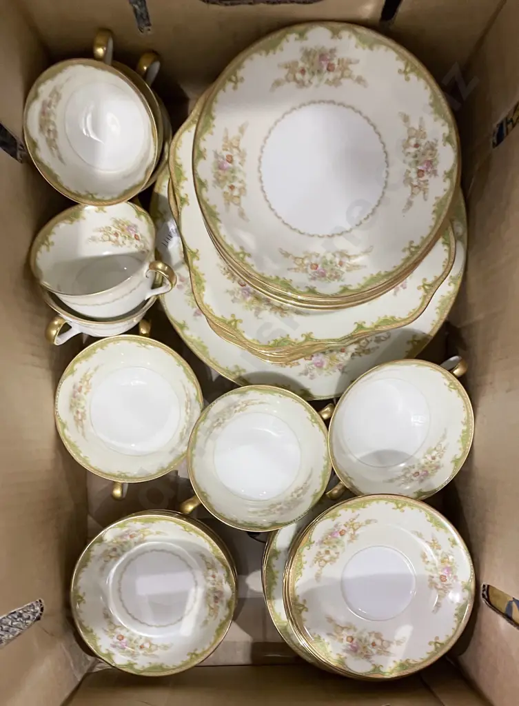 Fancy China Part Dinner Set Image 1++