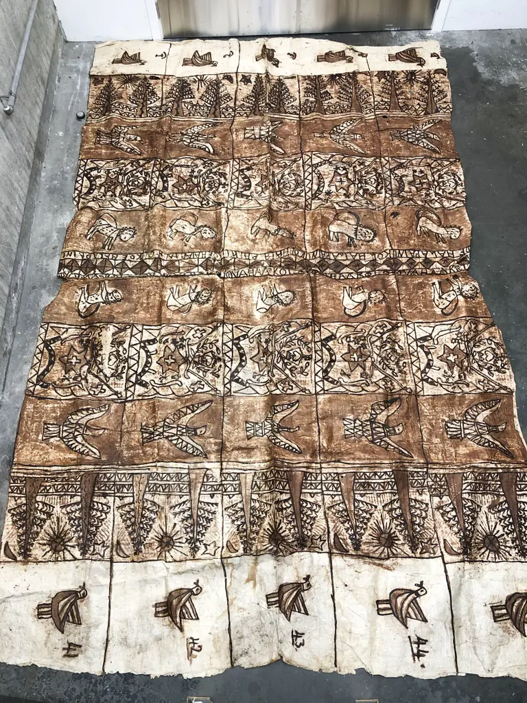 Large Tapa Cloth Image 1++