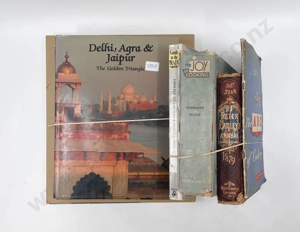 Small Quantity of Assorted Books Image 1++