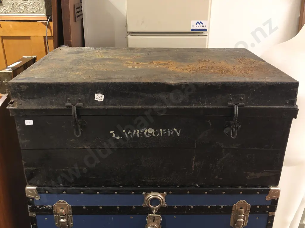 Vintage Metal Chest Image 1++