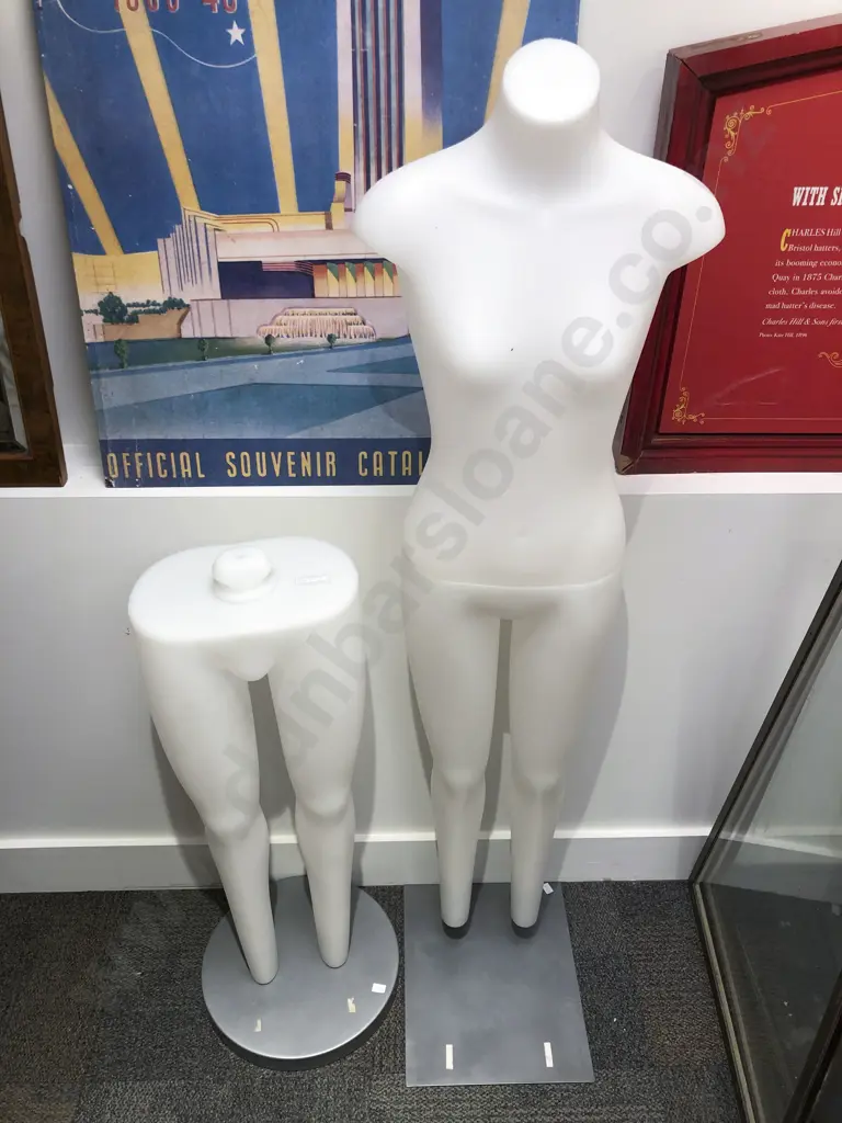 Modern Shop Display Mannequin Together with Half Mannequin (legs) Image 1++