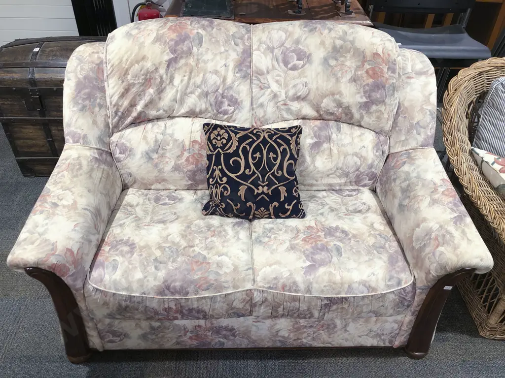 Three Piece Floral Upholstered Lounge Suite Image 1++