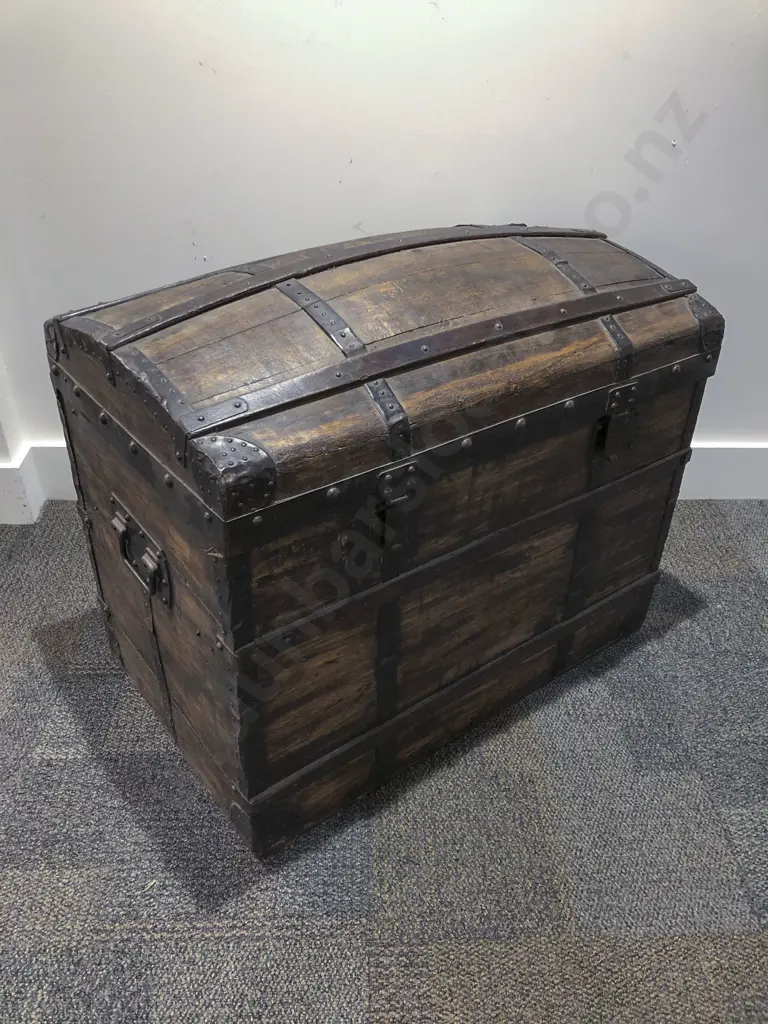 Bound Travel Chest Image 1++