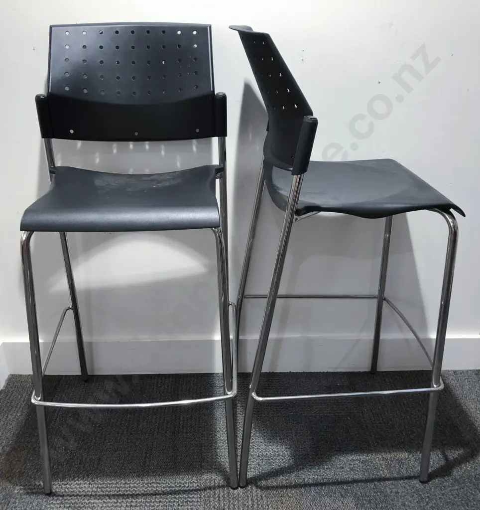 Pair of Chrome and Plastic Seated Bar Stools Image 1++