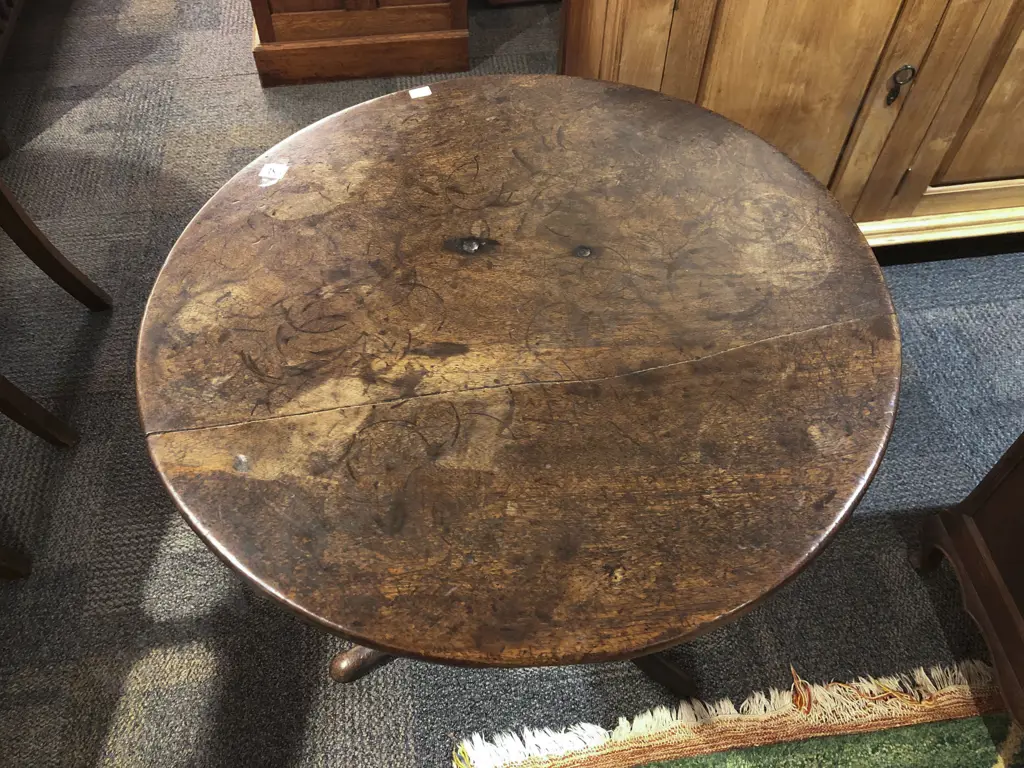 Geo III Snap Top Wine Table Image 1++