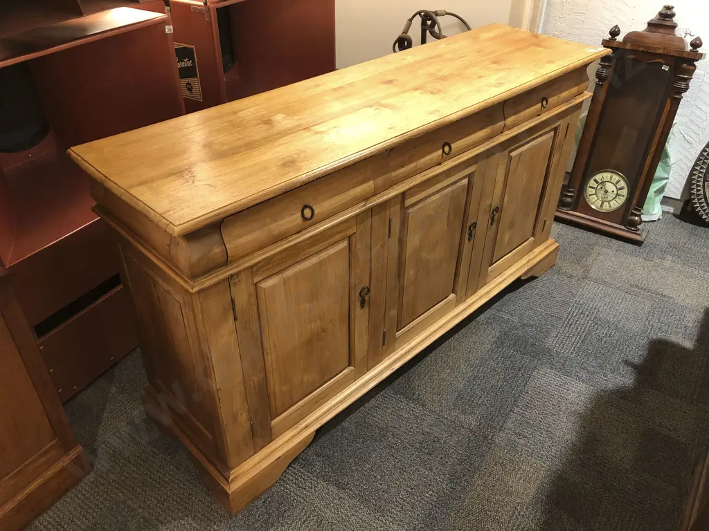 Chinese Style Sideboard Image 1++