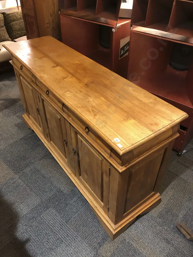 Chinese Style Sideboard Image 1++