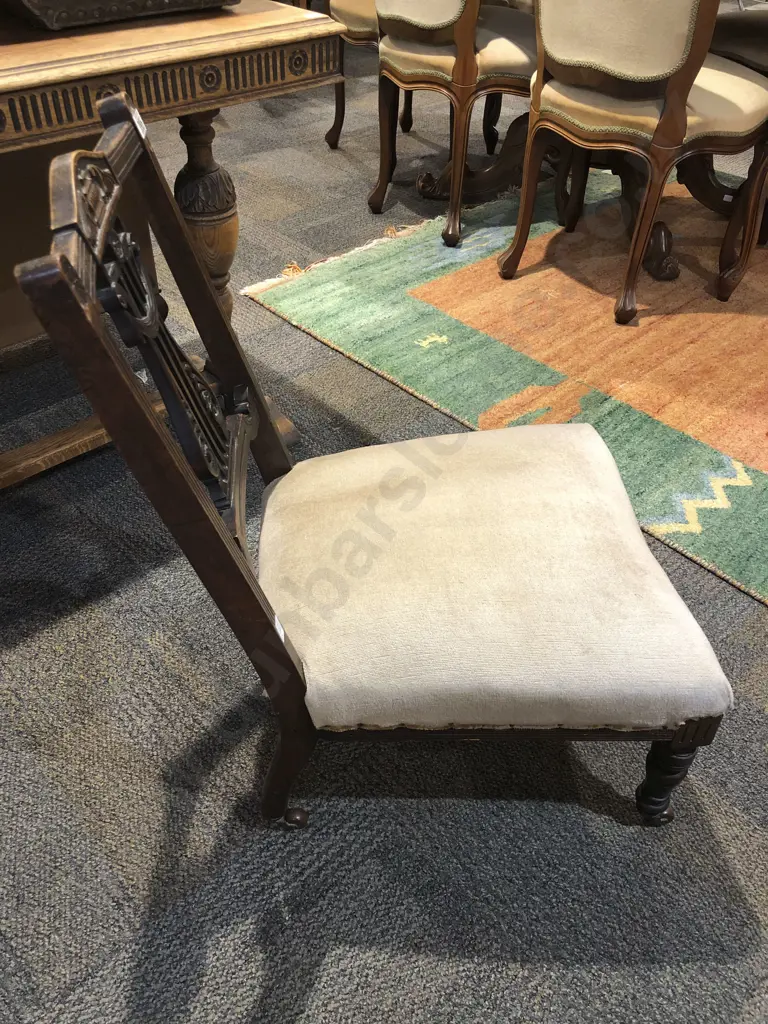 Nursing Chair Image 1++