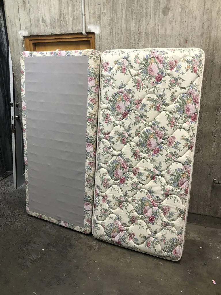 Single Bed and Base Image 1++