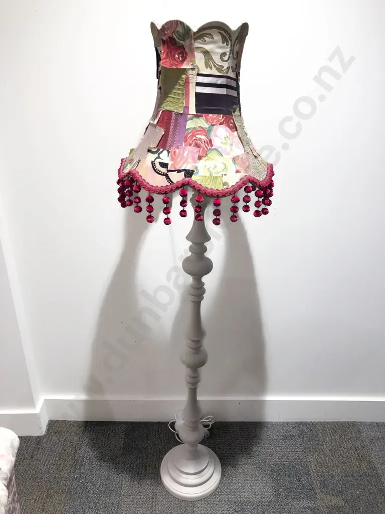 White Painted Standing Lamp with Shade Image 1++