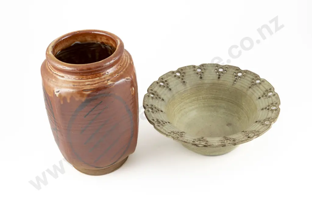 Pottery Bowl & Vase Image 1++