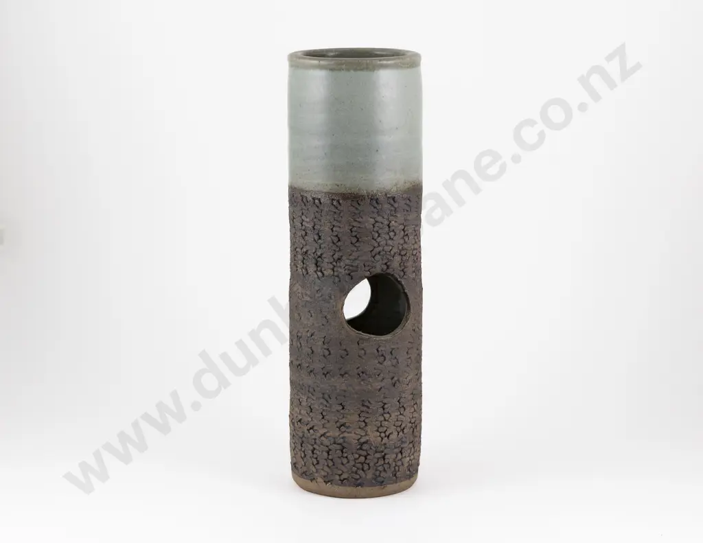 Doreen Blumhardt Brush Pot Image 1++