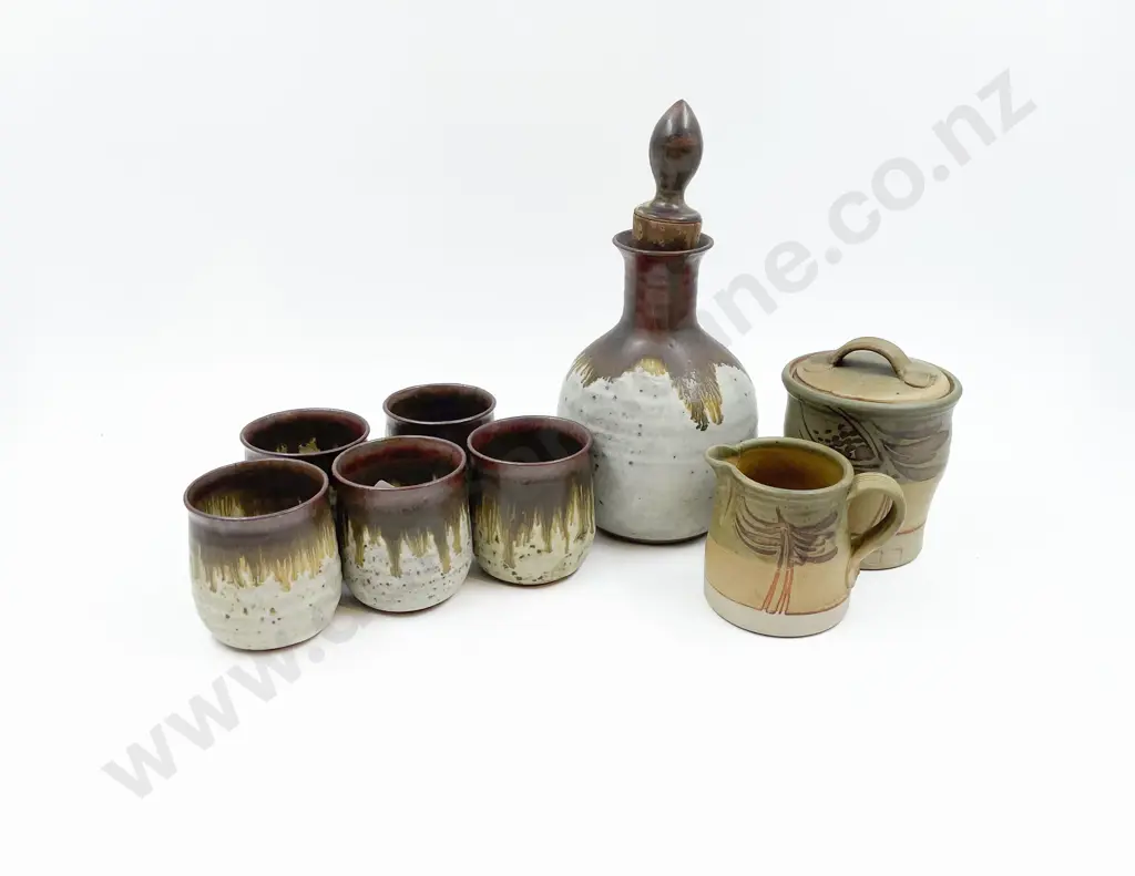 Rose & Bram Chapman Decanter & Five Beakers Image 1++
