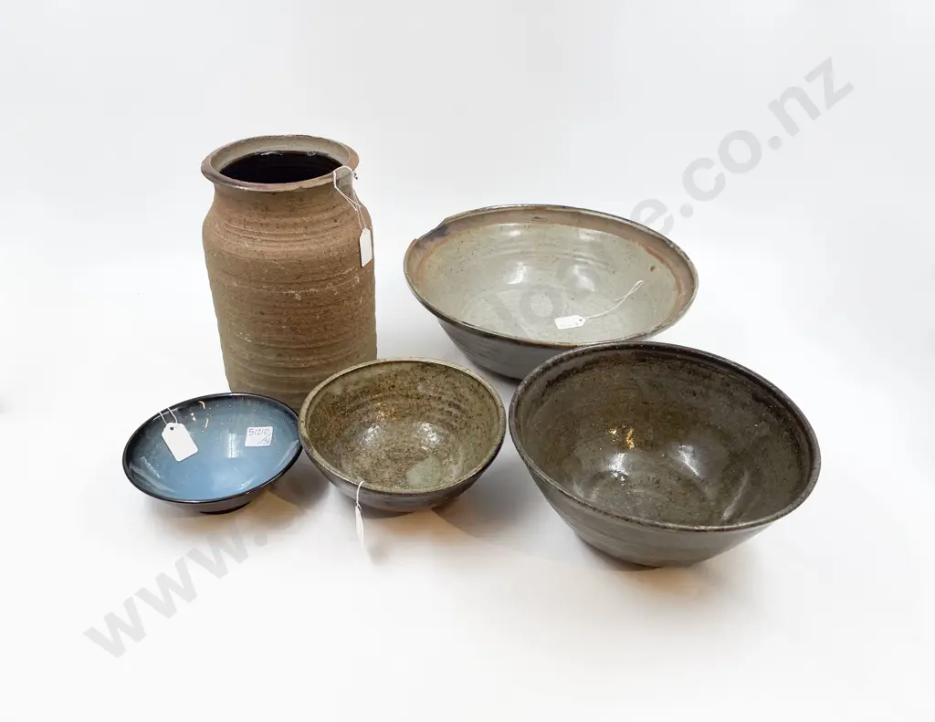 Four Assorted NZ Pottery Bowl & Canister (5) Image 1++