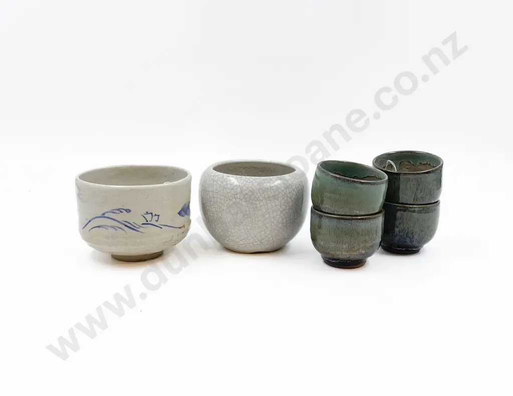 Two Small Bowls & Four Unomi Image 1++