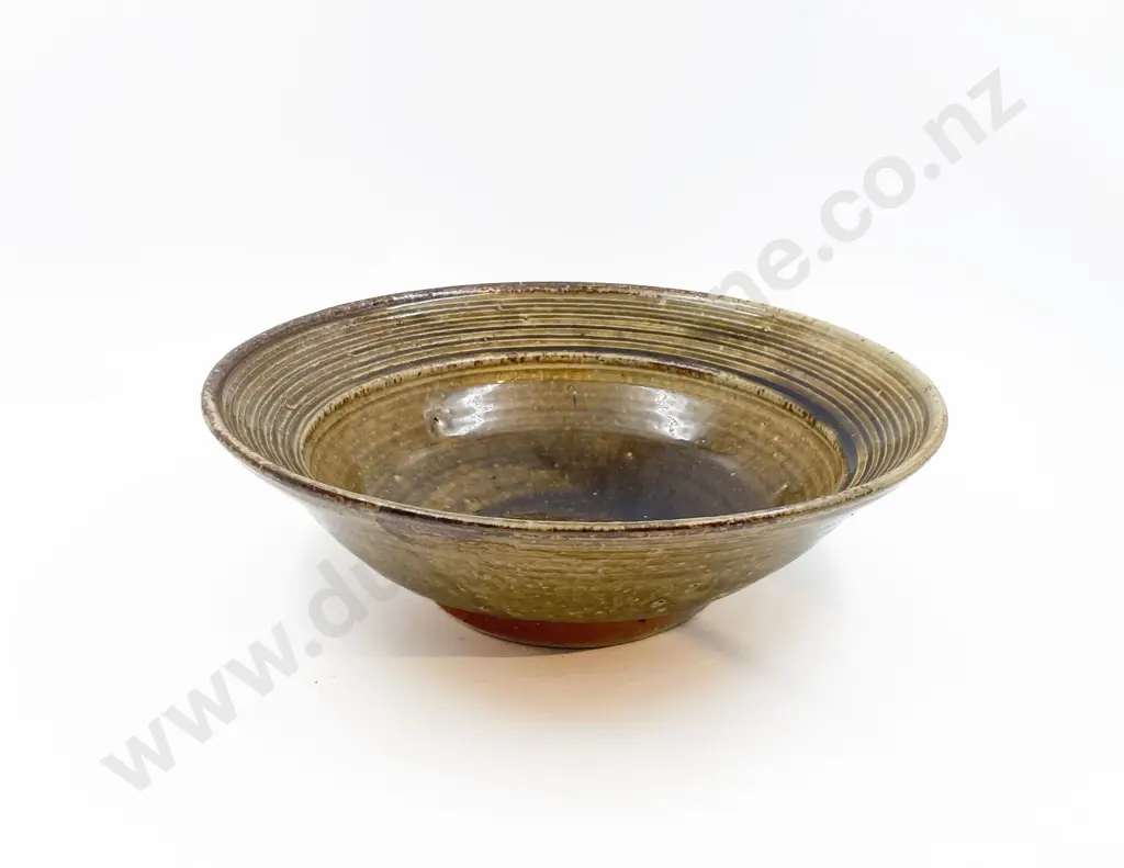 Large NZ Pottery Fruit Bowl Image 1++