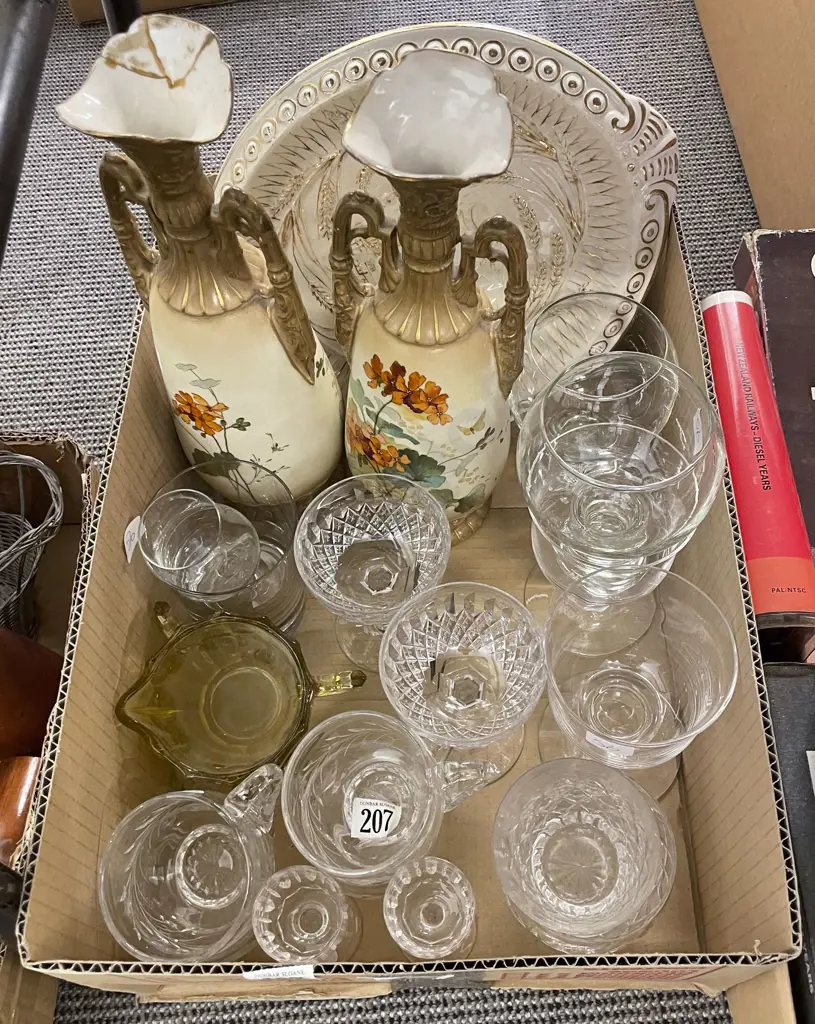 Box of Assorted including Glassware Image 1++