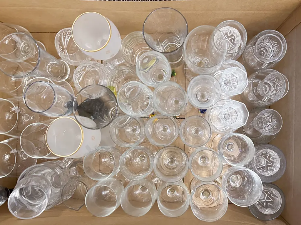 Large Box of Assorted Glassware Image 1++