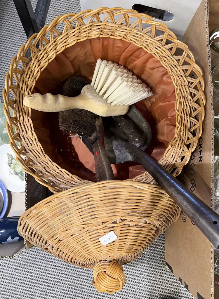 Small Quantity of Assorted including Lidded Wicker Basket etc Image 1++