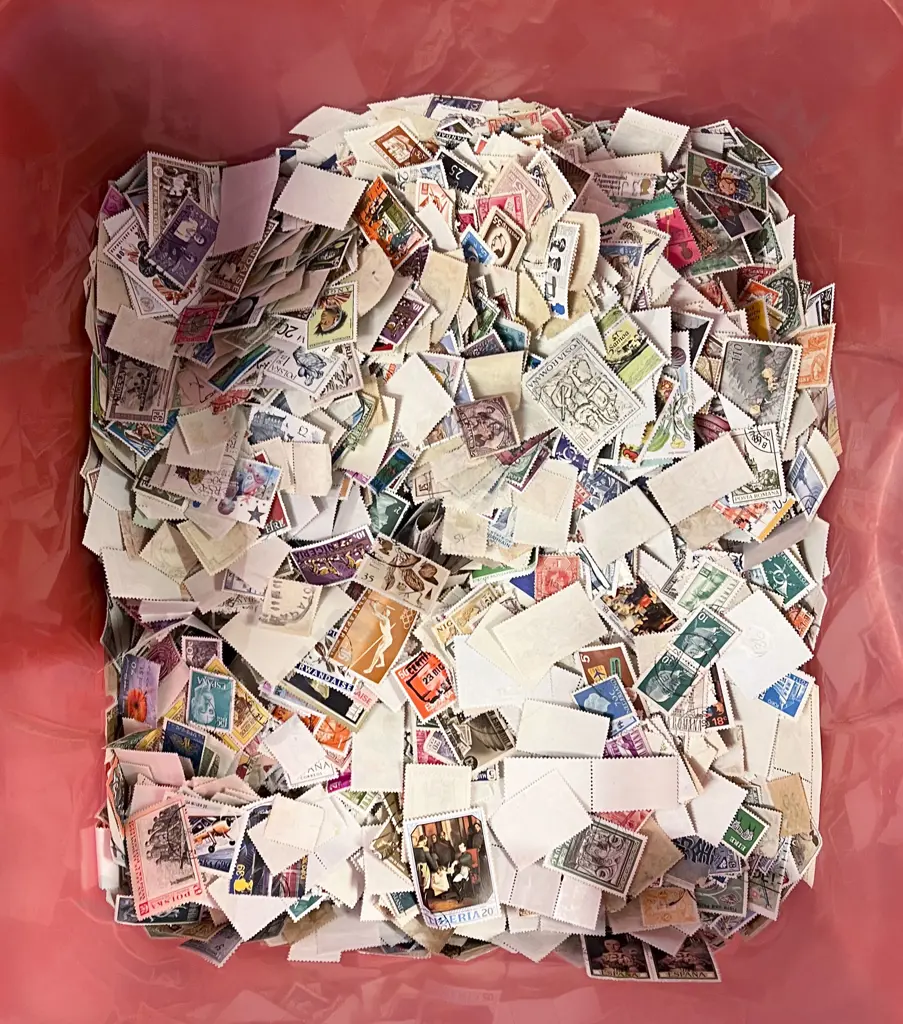 Quantity of Assorted Loose Stamps Image 1++