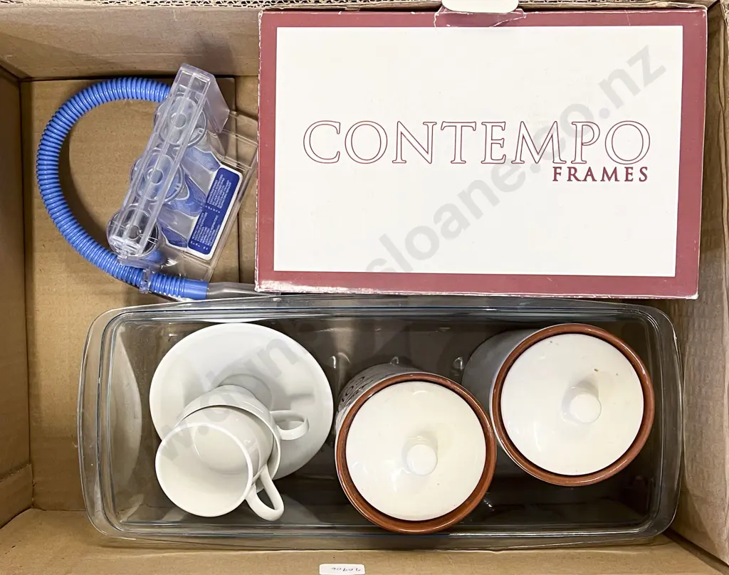 Small Box of Assorted Image 1++