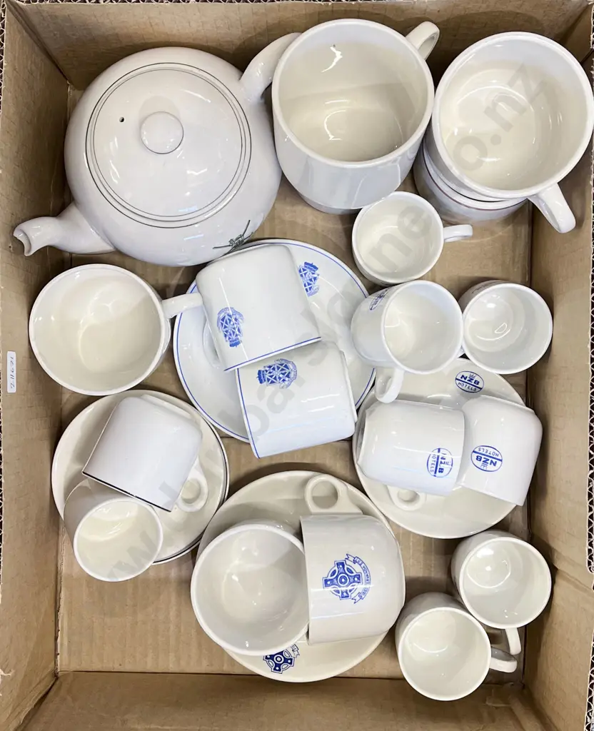 Box of Assorted Hotel Ware Image 1++