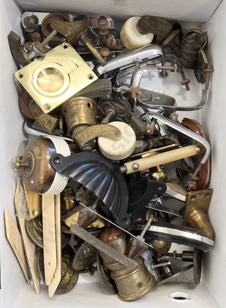 Box Quantity of Assorted Vintage Door Handles Image 1++