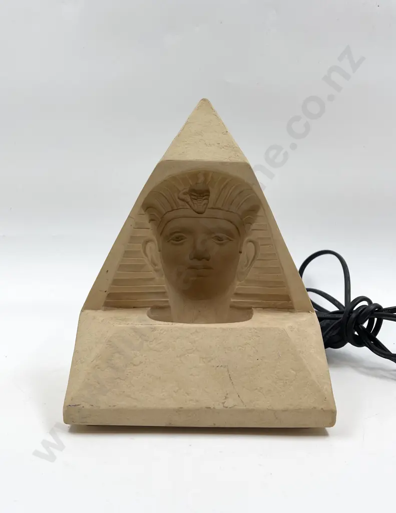 Egyptian Style Table Lamp Image 1++