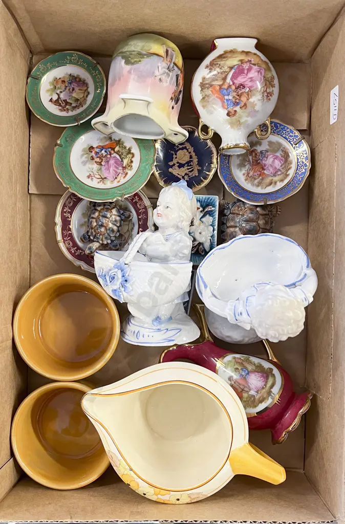 Small Box of Assorted China & Ornaments Image 1++
