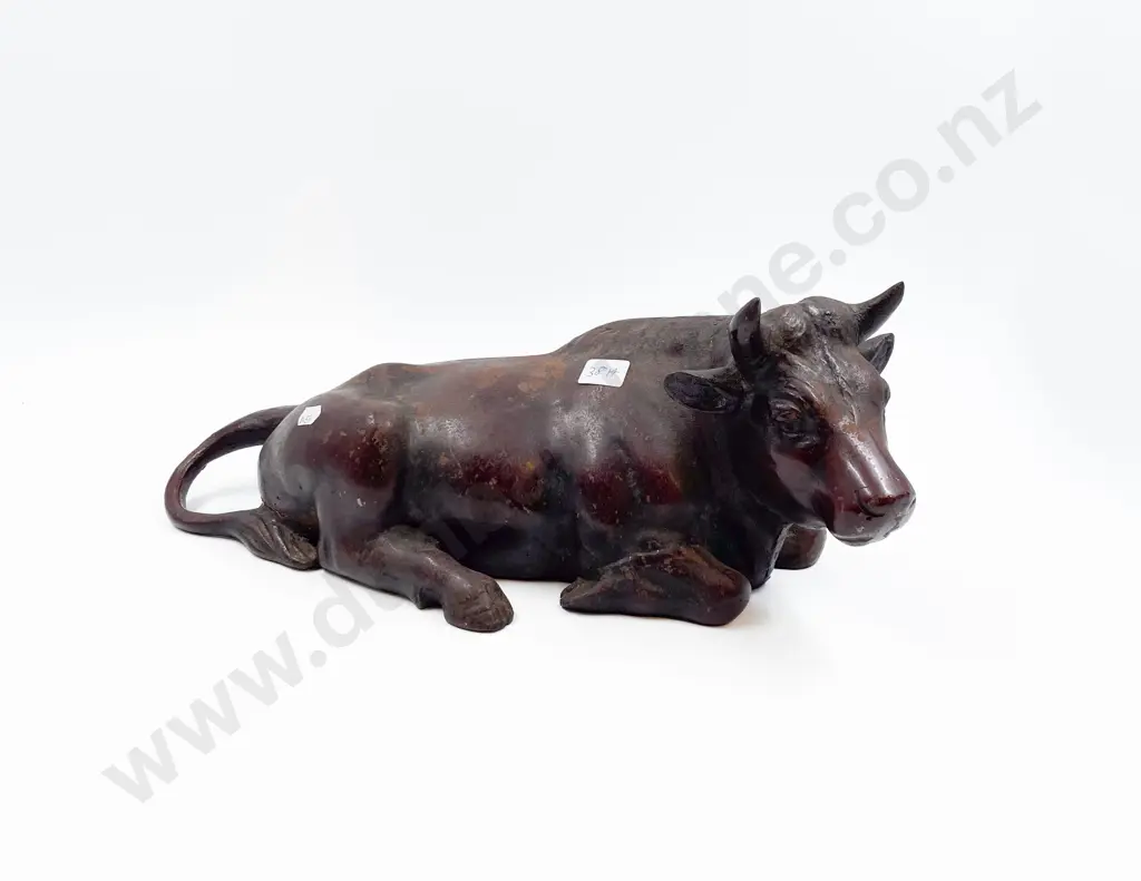 Cast Metal Bull Ornament Image 1++