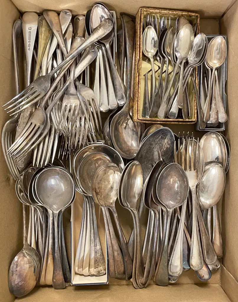 Box of Assorted S/P Cutlery Image 1++