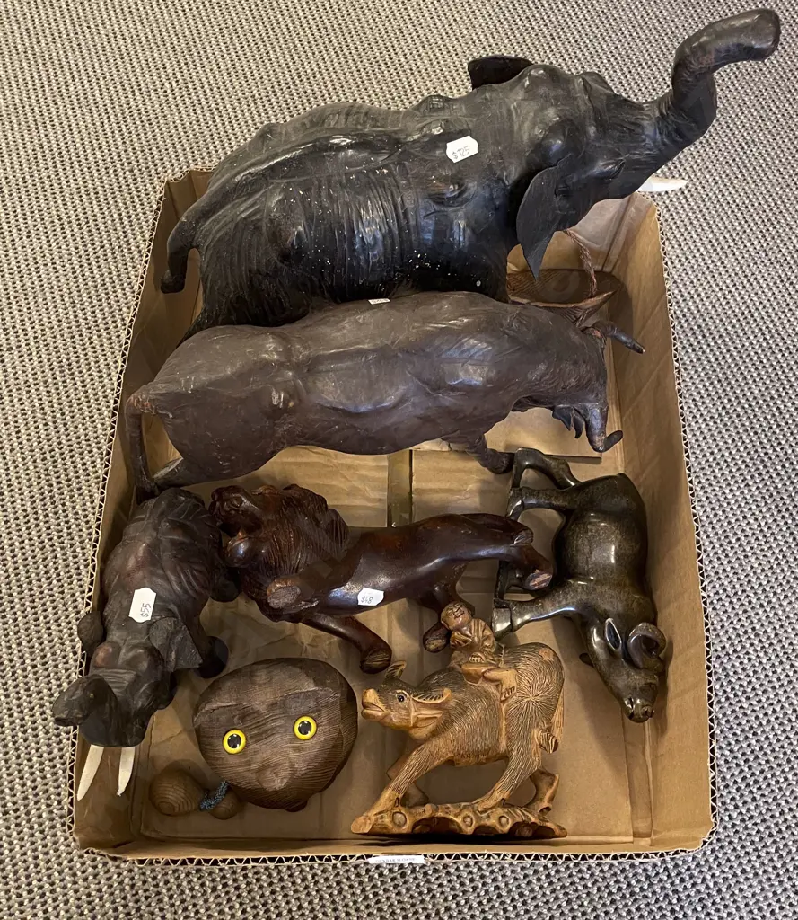 Box of Assorted Animal Ornaments Image 1++