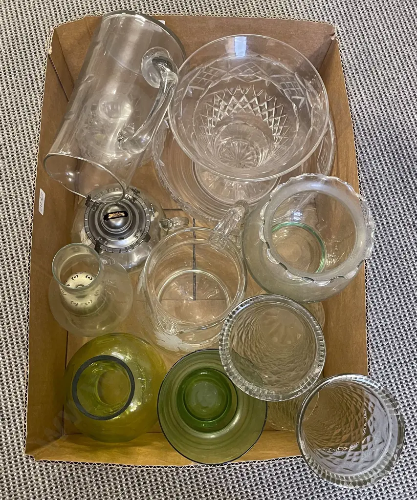 Box of Assorted Crystal and Glassware Image 1++