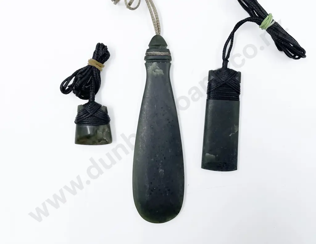 Bag of Assorted Tourist Ware Pendants Image 1++