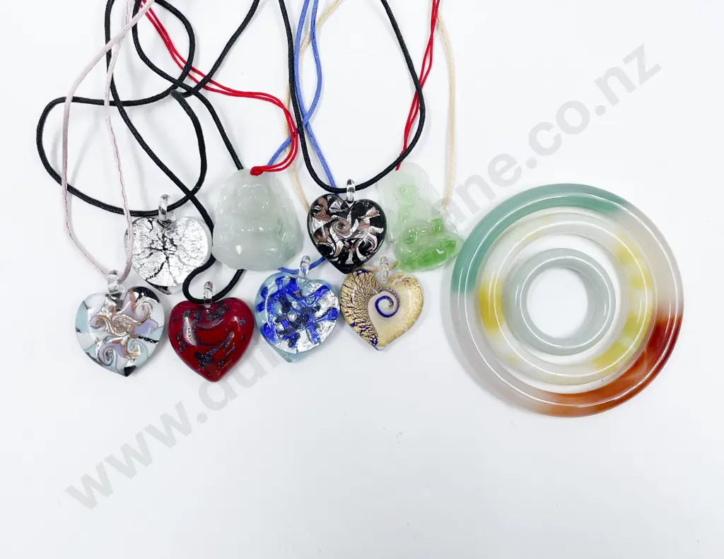 Small Quantity of Assorted Costume Jewellery Image 1++