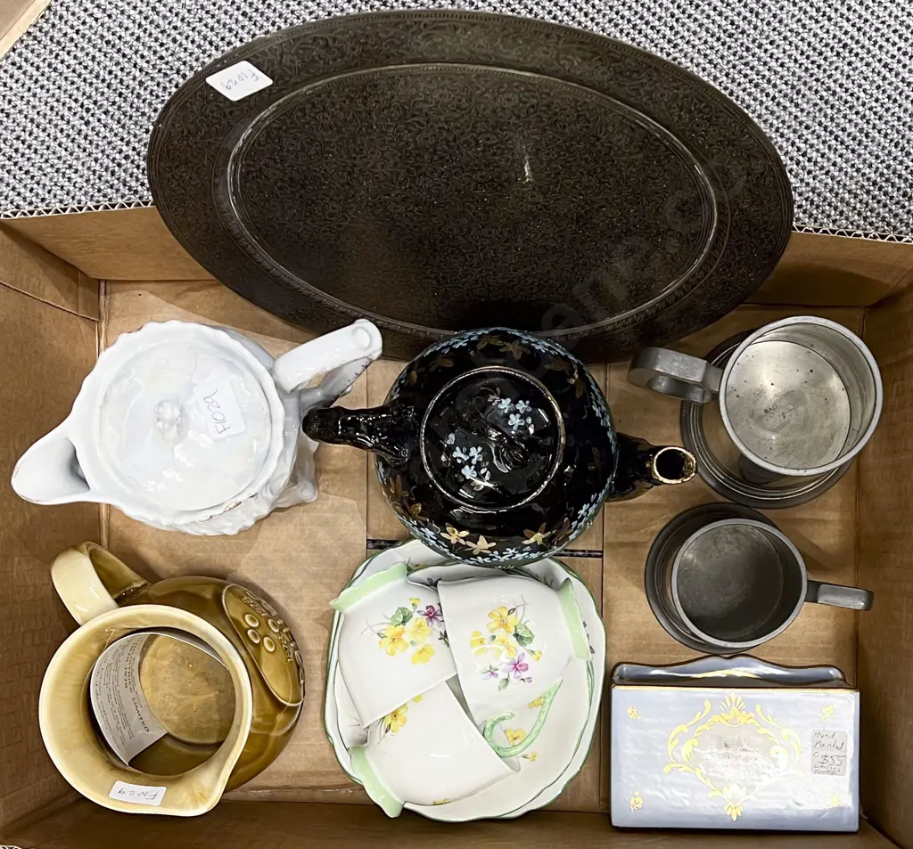 Small Box of Assorted Fancy China etc Image 1++