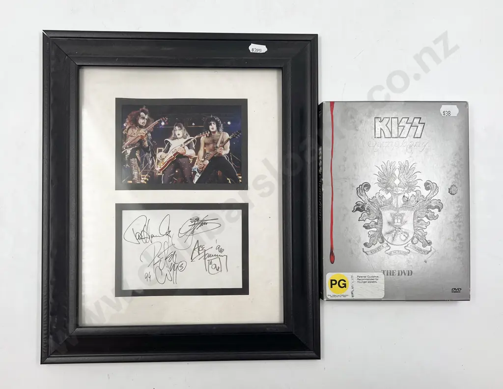 Kiss Autograph Display Together with Concert DVD Image 1++