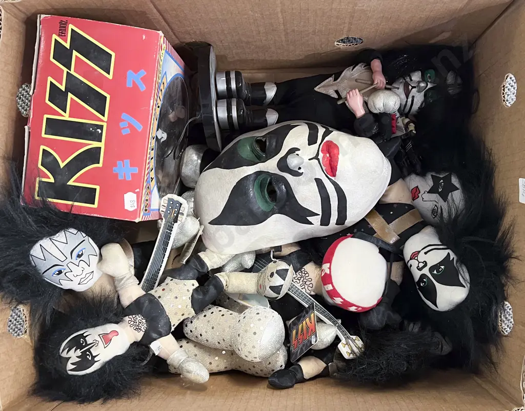 Quantity of Assorted Loose KISS Toys Image 1++
