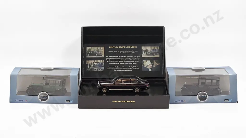 Boxed Mini Champs Bentley Limo Together with Two Oxford Model Cars Image 1++