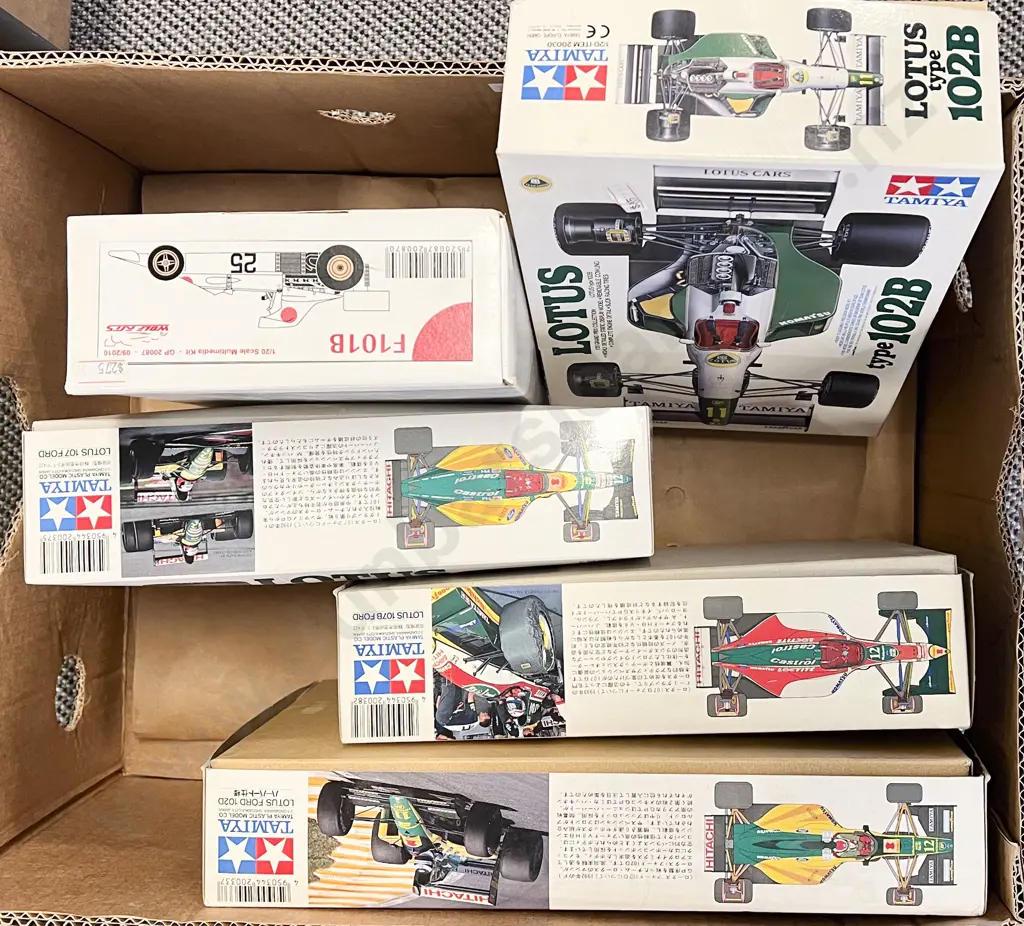 Five Assorted Kitset Model Cars Image 1++