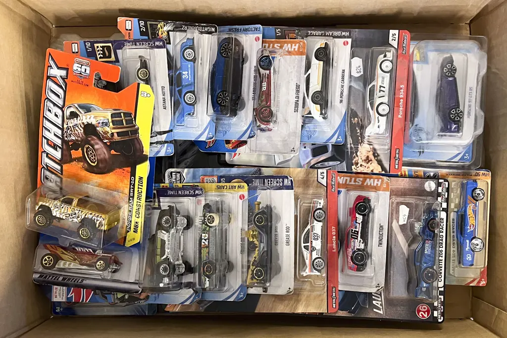 25 Boxed Hot Wheel Models Image 1++
