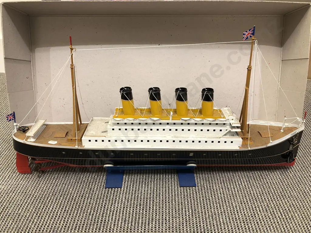 Quantity of Assorted Various Titanic Merch Including Poster and Kitset Wind up Boat Image 1++