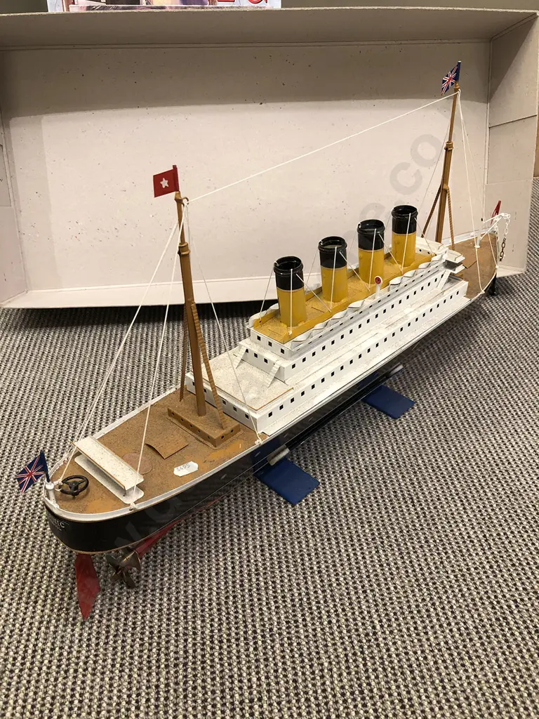 Quantity of Assorted Various Titanic Merch Including Poster and Kitset Wind up Boat Image 1++