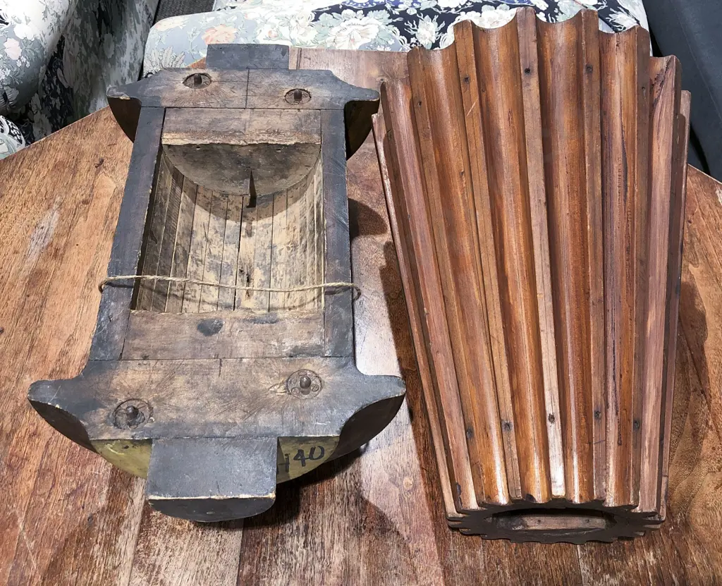 Vintage Cog Mould with Other Image 1++